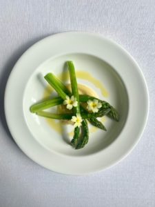 Asparagus with fonduta